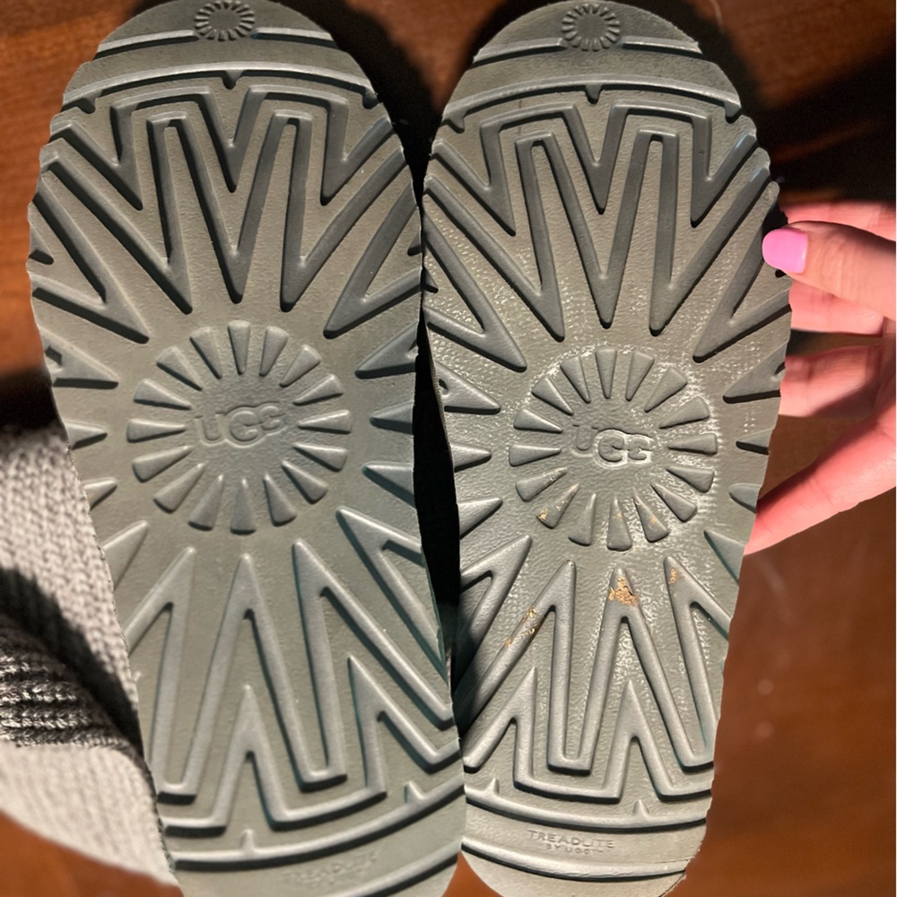 Gray Slouchy Uggs With Accent Buttons - image 5